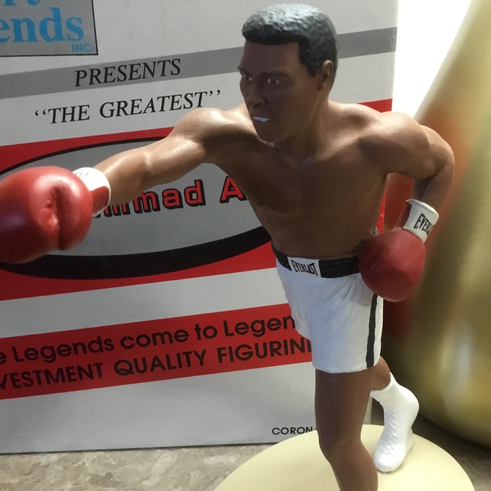 “THE GREATEST” Muhammad Ali Salvino Sports Legends Figurine #2,843 of 3,000… - Picture 2 of 16